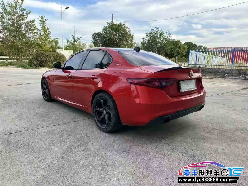 20年阿尔法·罗密欧Giulia轿车抵押车出售