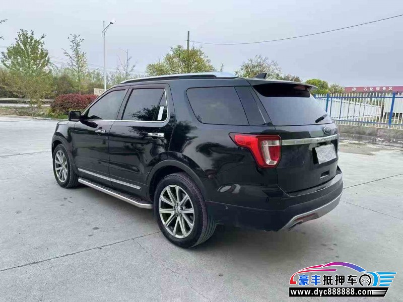 17年福特探险者轿车抵押车出售