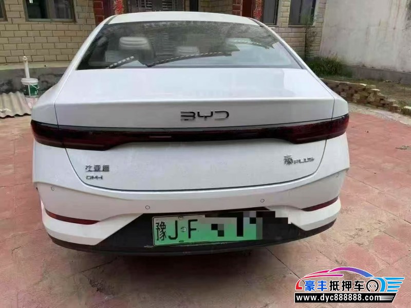 25年比亚迪秦轿车抵押车出售