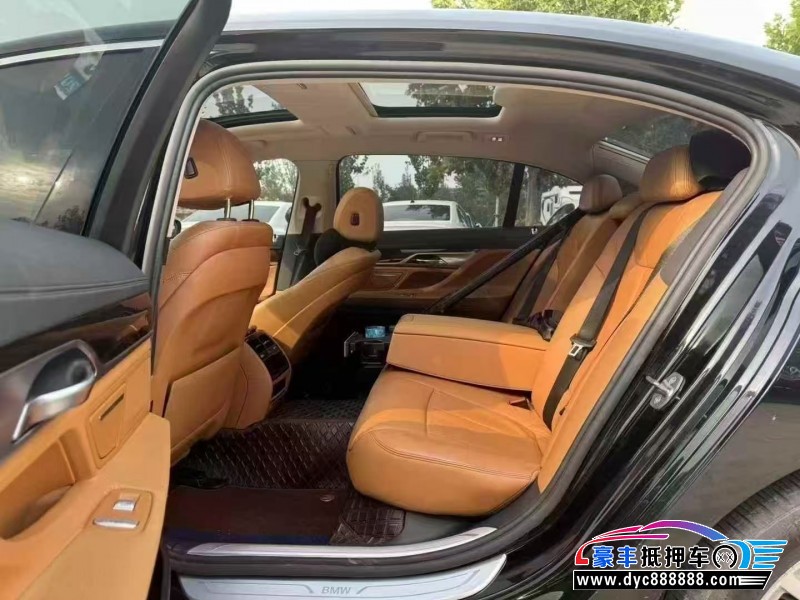 18年宝马7系轿车抵押车出售