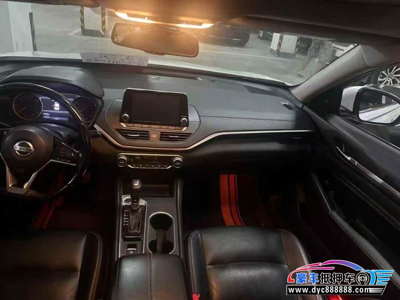 20年日产天籁轿车抵押车出售