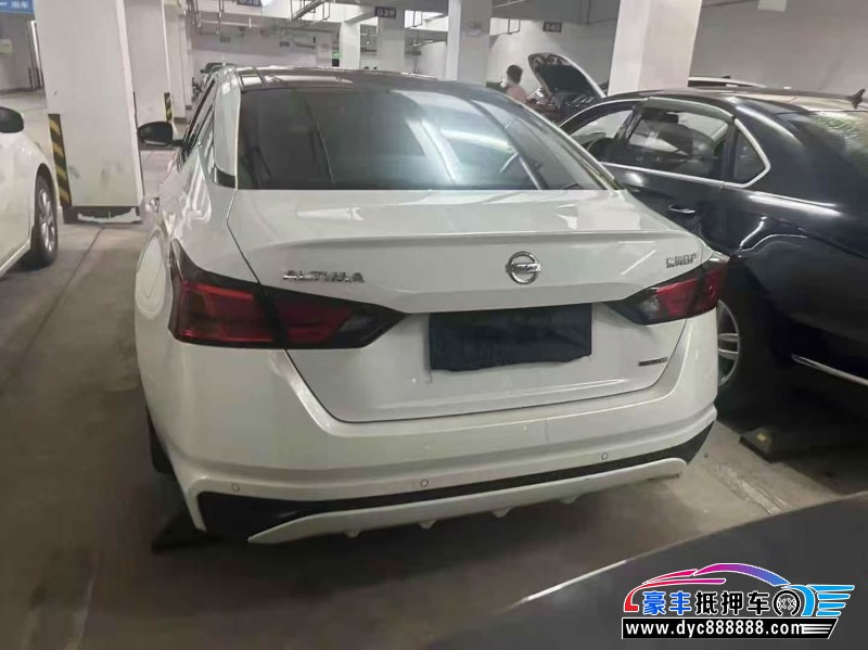 20年日产天籁轿车抵押车出售