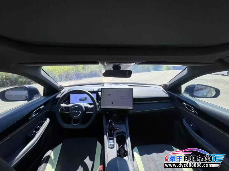 25年领克03轿车抵押车出售