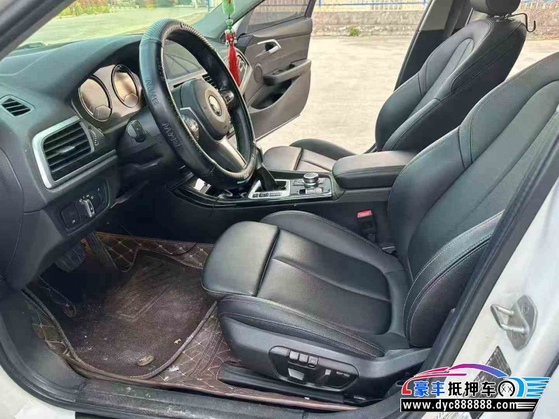 19年宝马1系轿车抵押车出售