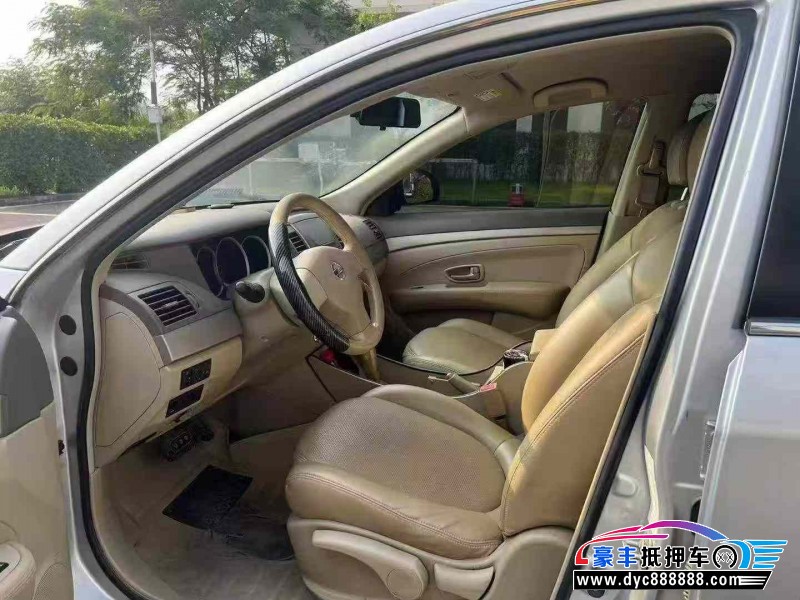 16年日产轩逸轿车抵押车出售