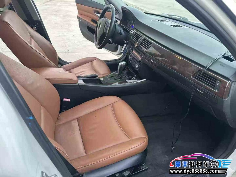 11年宝马3系轿车抵押车出售