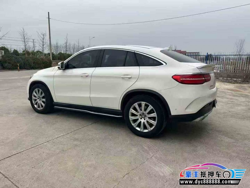 16年奔驰GLE轿车抵押车出售