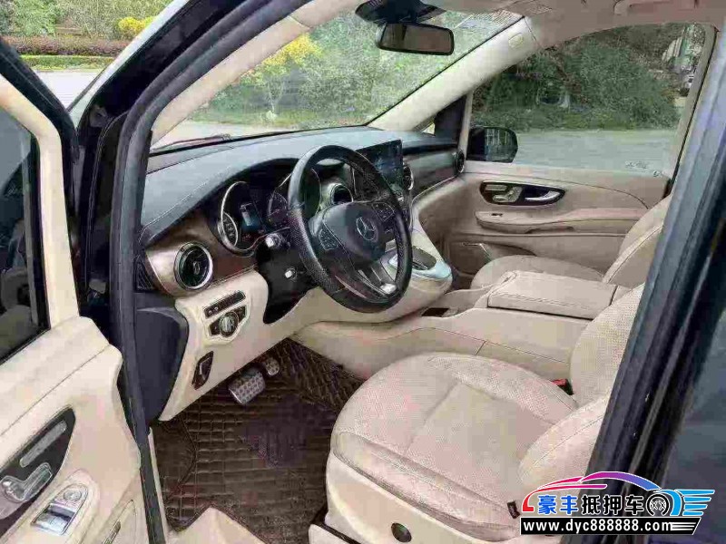 21年奔驰V轿车抵押车出售