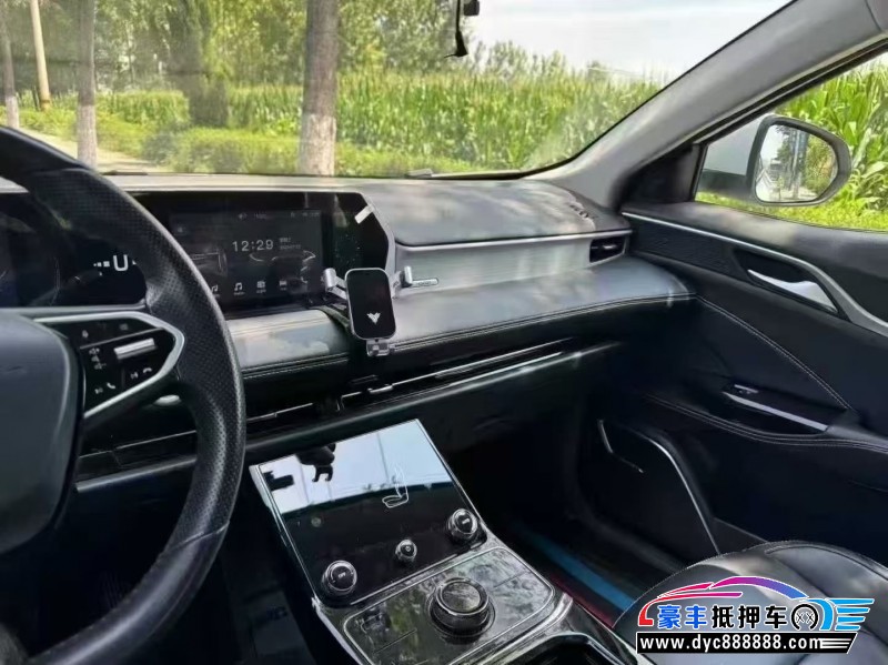 23年哪吒U轿车抵押车出售