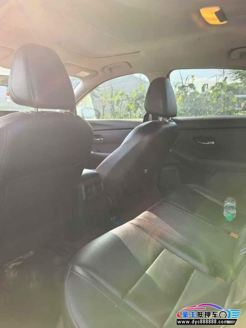 20年日产轩逸轿车抵押车出售