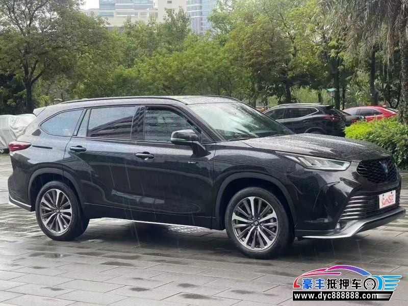 25年丰田皇冠轿车抵押车出售