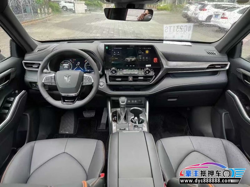 25年丰田皇冠轿车抵押车出售