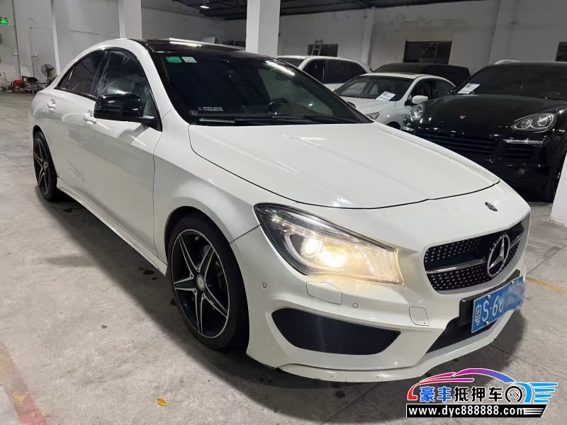 14年奔驰CLA轿车抵押车出售