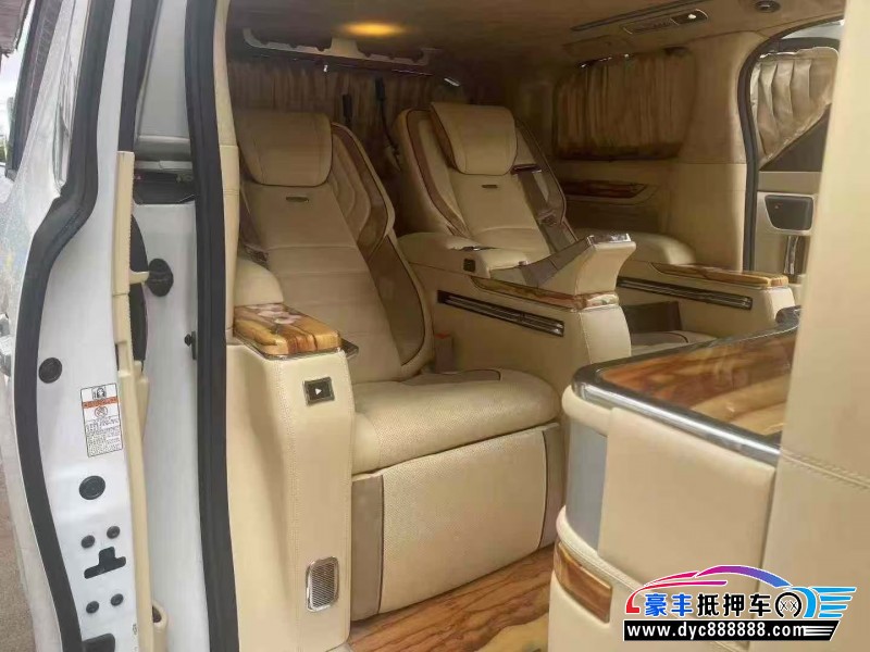 18年丰田埃尔法轿车抵押车出售