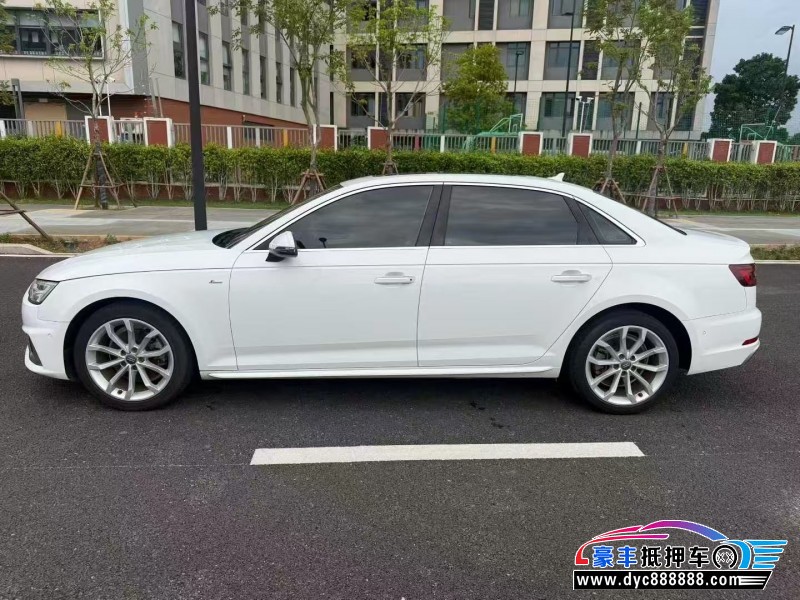 19年奥迪A4轿车抵押车出售