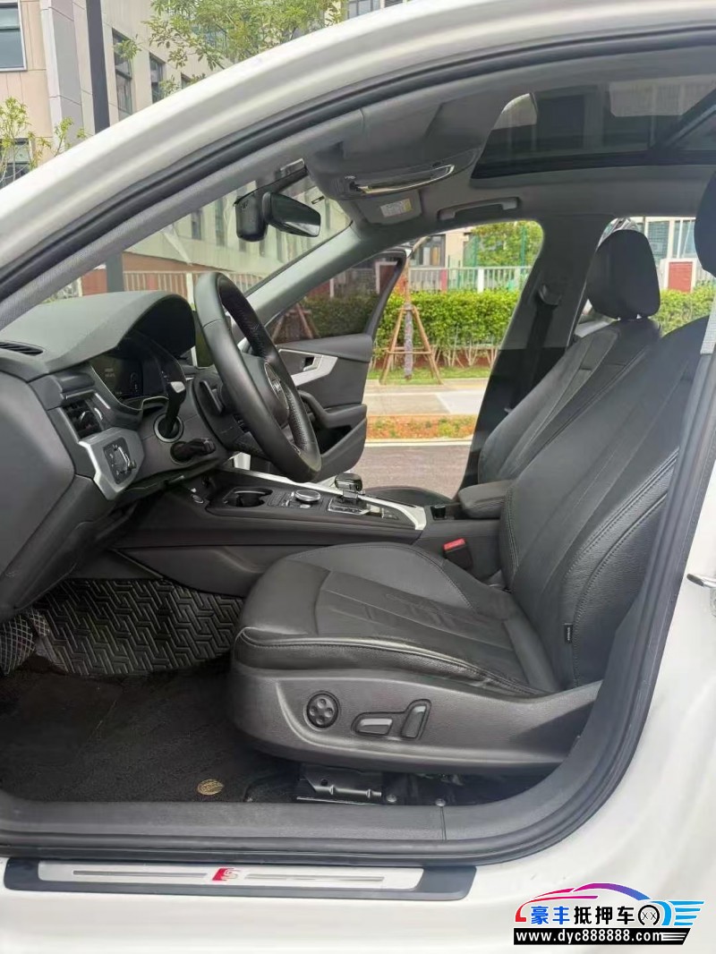 19年奥迪A4轿车抵押车出售