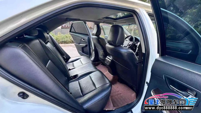 17年丰田凯美瑞轿车抵押车出售