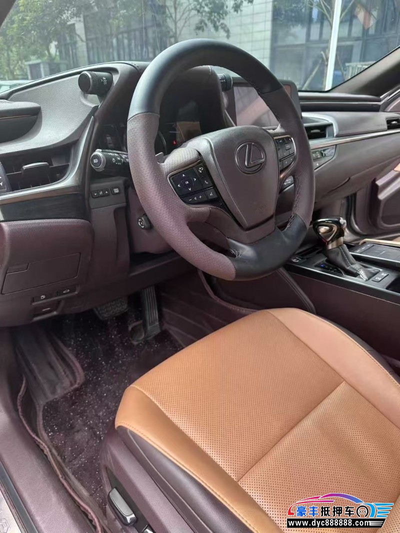 19年雷克萨斯ES轿车抵押车出售