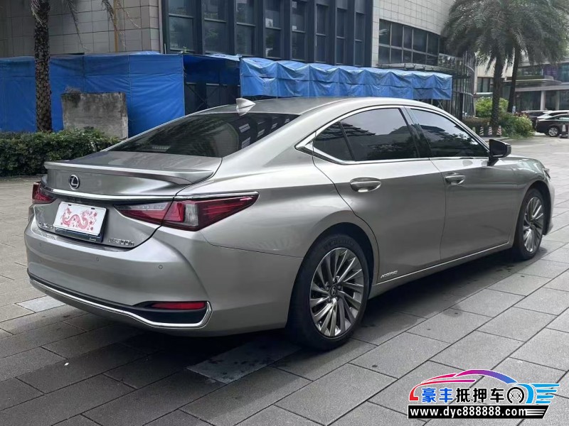 19年雷克萨斯ES轿车抵押车出售