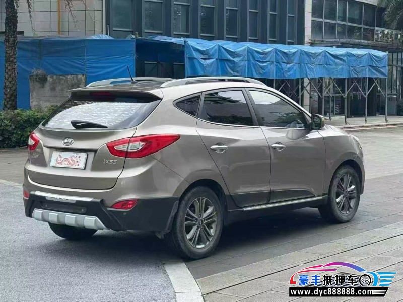 15年现代ix35轿车抵押车出售