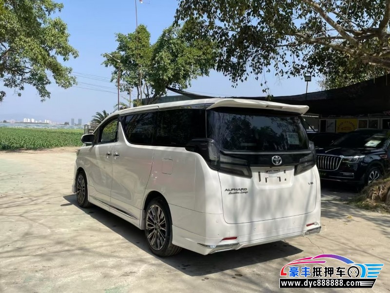 17年丰田埃尔法轿车抵押车出售