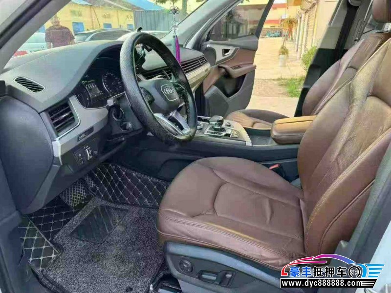 18年奥迪Q7轿车抵押车出售