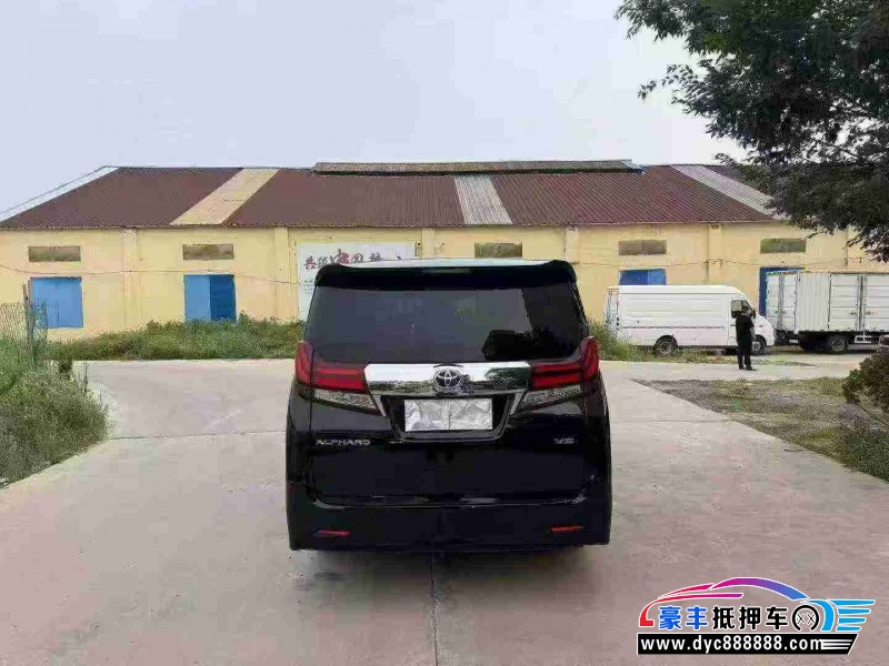 18年丰田埃尔法轿车抵押车出售