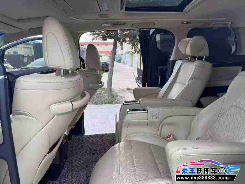 18年丰田埃尔法轿车抵押车出售