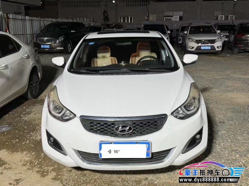 16年现代朗动轿车抵押车出售