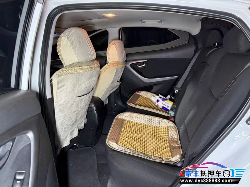 16年现代朗动轿车抵押车出售