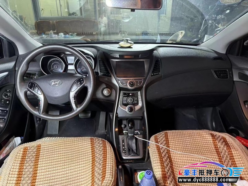 16年现代朗动轿车抵押车出售