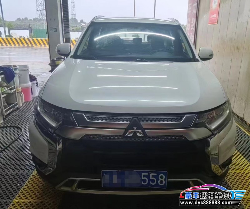 19年三菱欧蓝德轿车抵押车出售