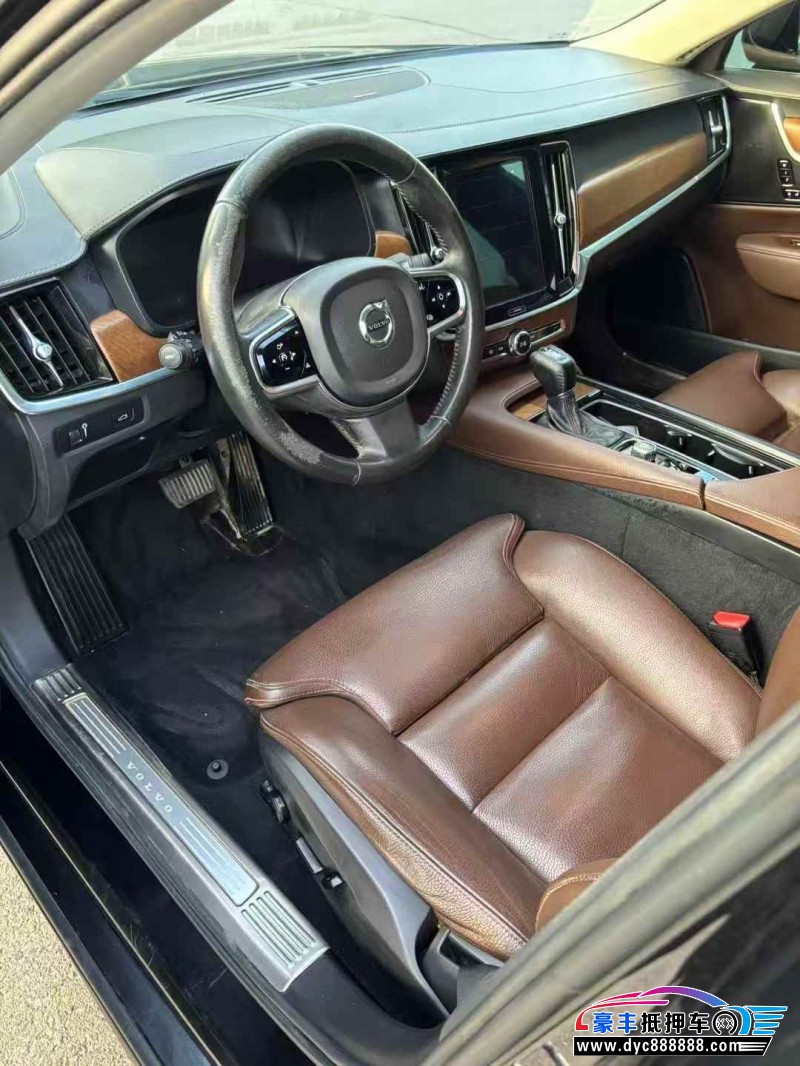 19年沃尔沃S90轿车抵押车出售
