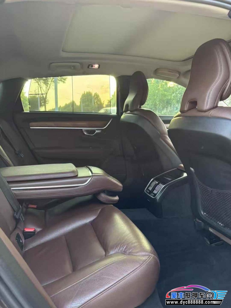 19年沃尔沃S90轿车抵押车出售