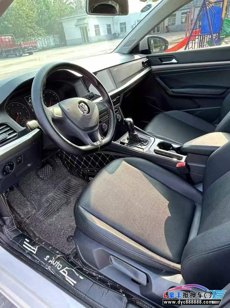 18年大众朗逸轿车抵押车出售