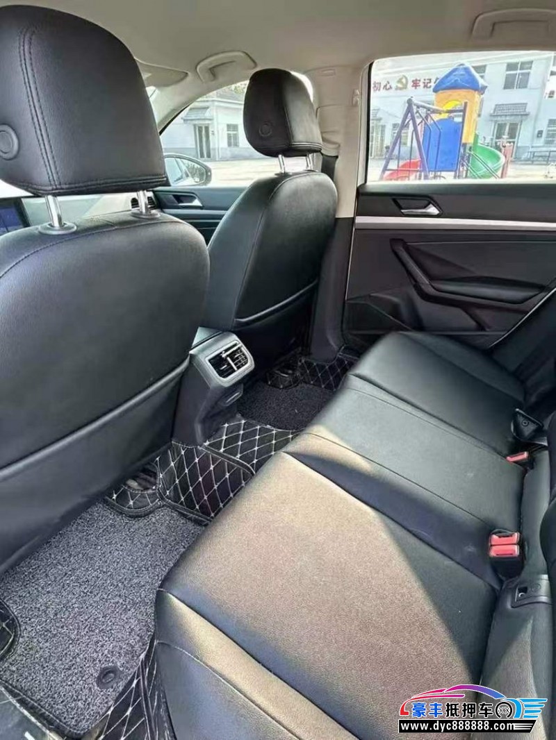 18年大众朗逸轿车抵押车出售