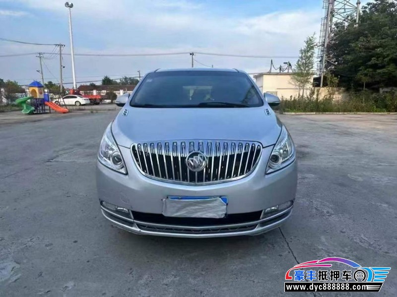 13年别克GL8轿车抵押车出售