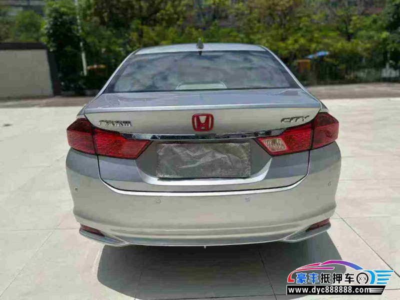 17年本田锋范轿车抵押车出售