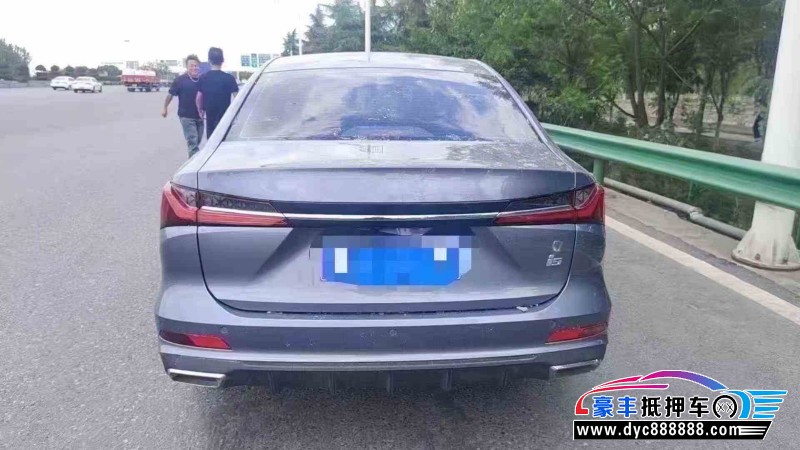 24年荣威i5轿车抵押车出售