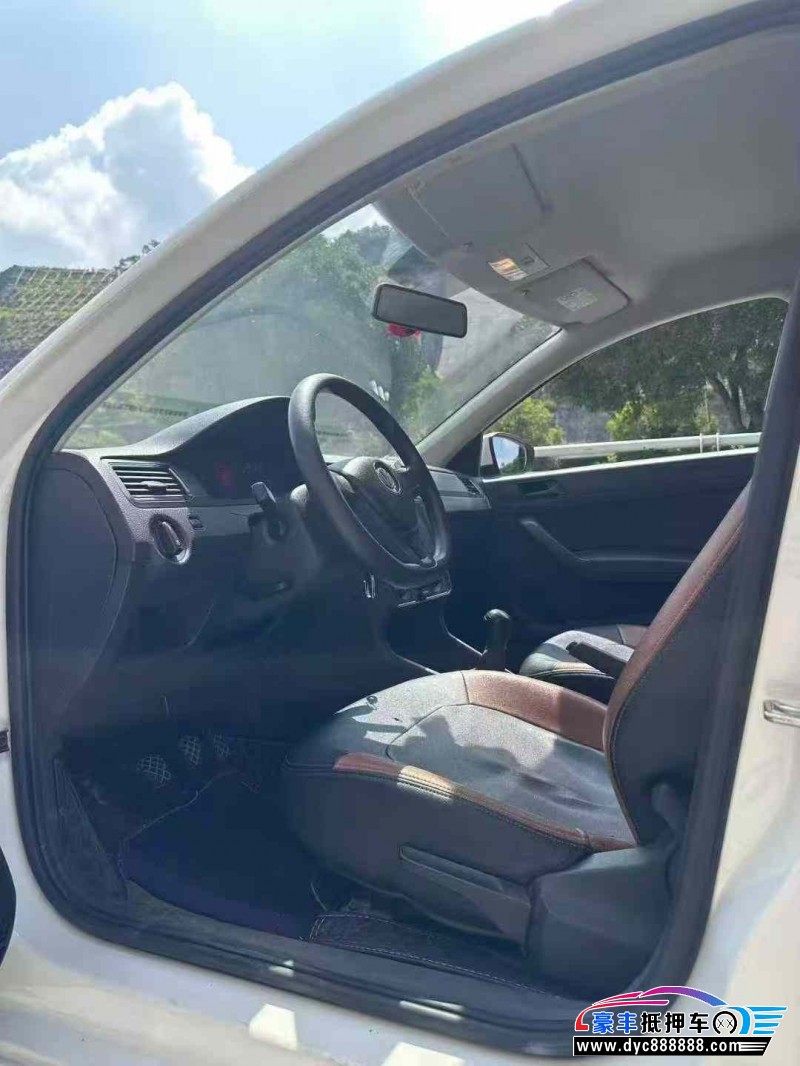 20年大众桑塔纳轿车抵押车出售