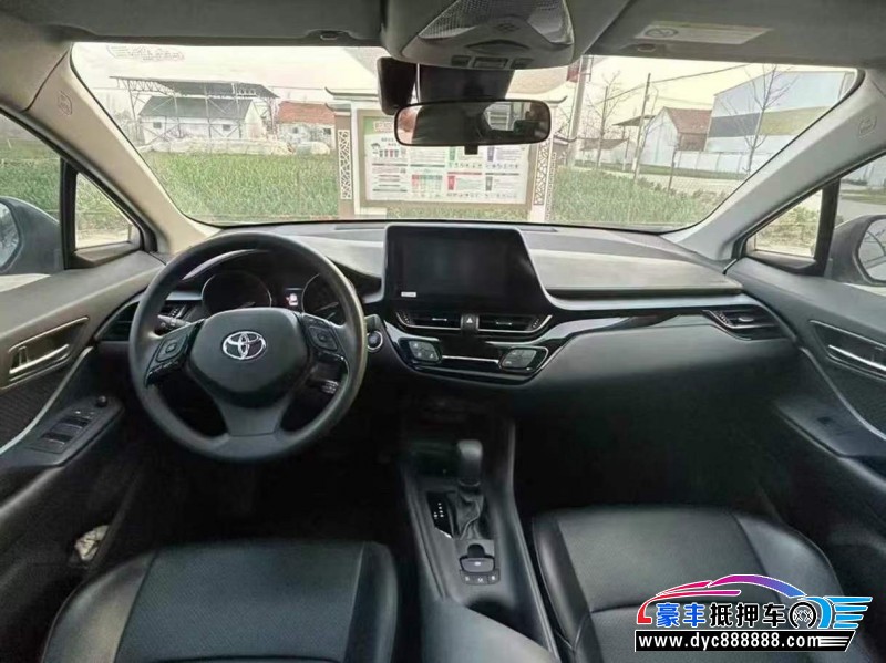 22年丰田C-HR轿车抵押车出售