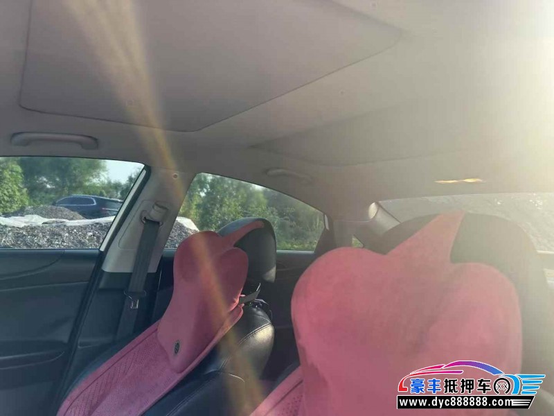 15年现代索纳塔轿车抵押车出售