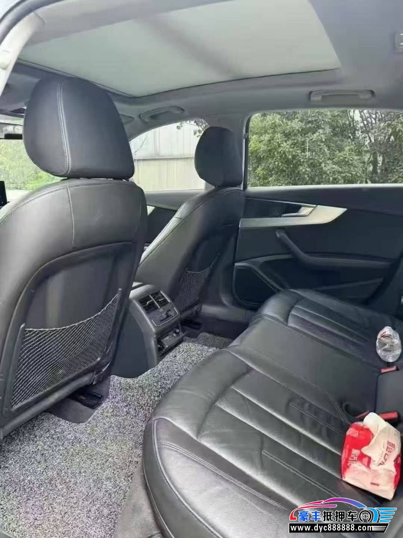 19年奥迪A4L轿车抵押车出售