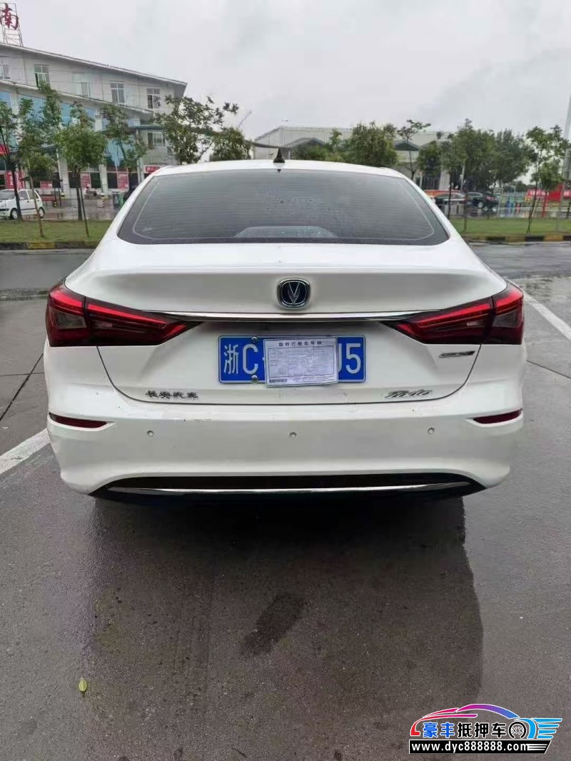 19年长安逸动轿车抵押车出售