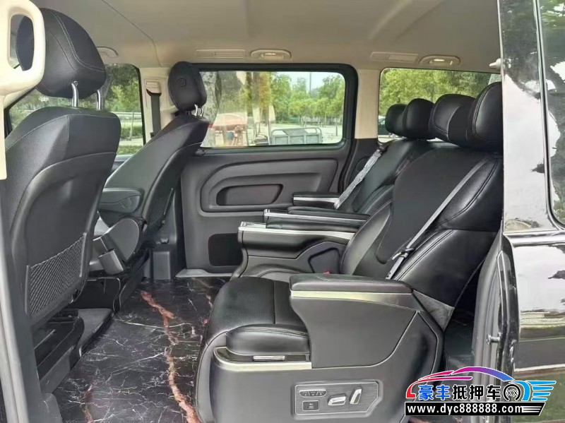 24年奔驰威霆轿车抵押车出售