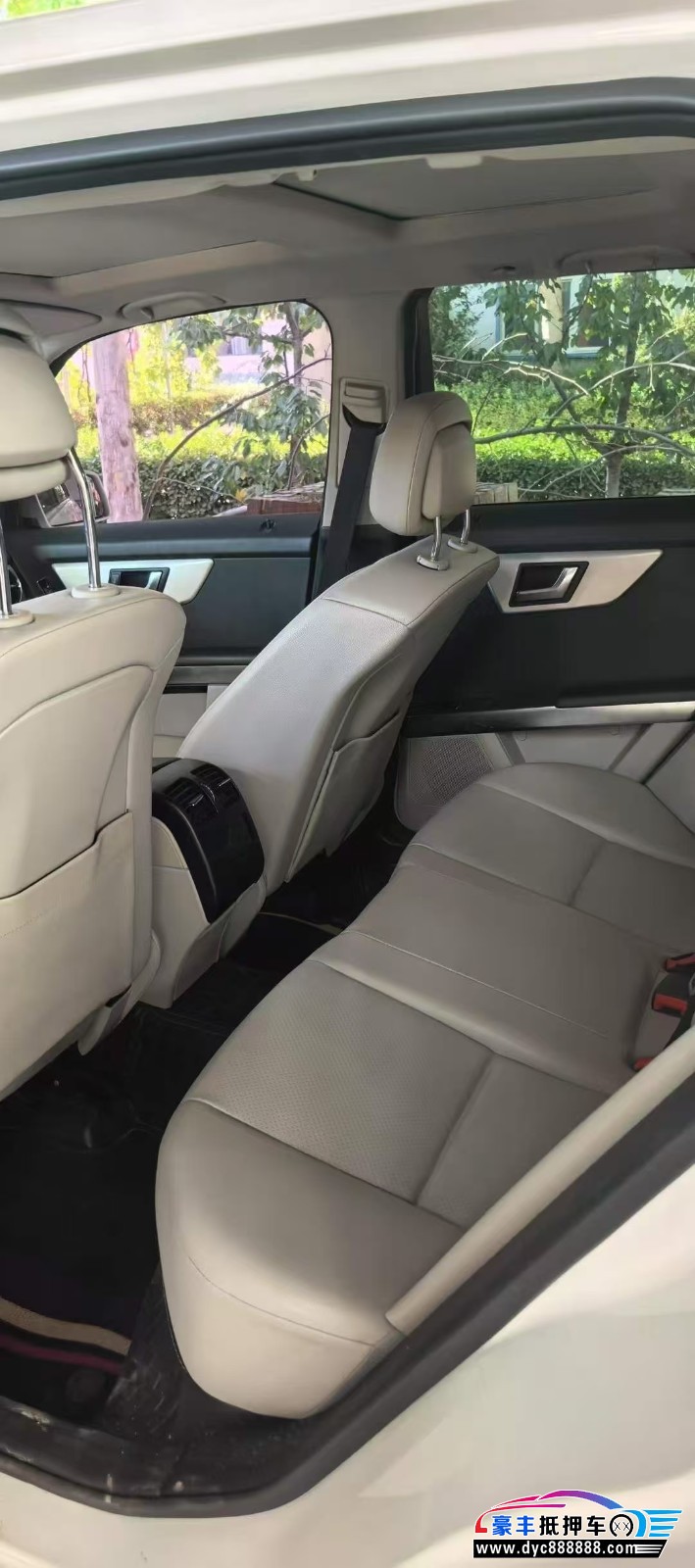 14年奔驰GLK轿车抵押车出售