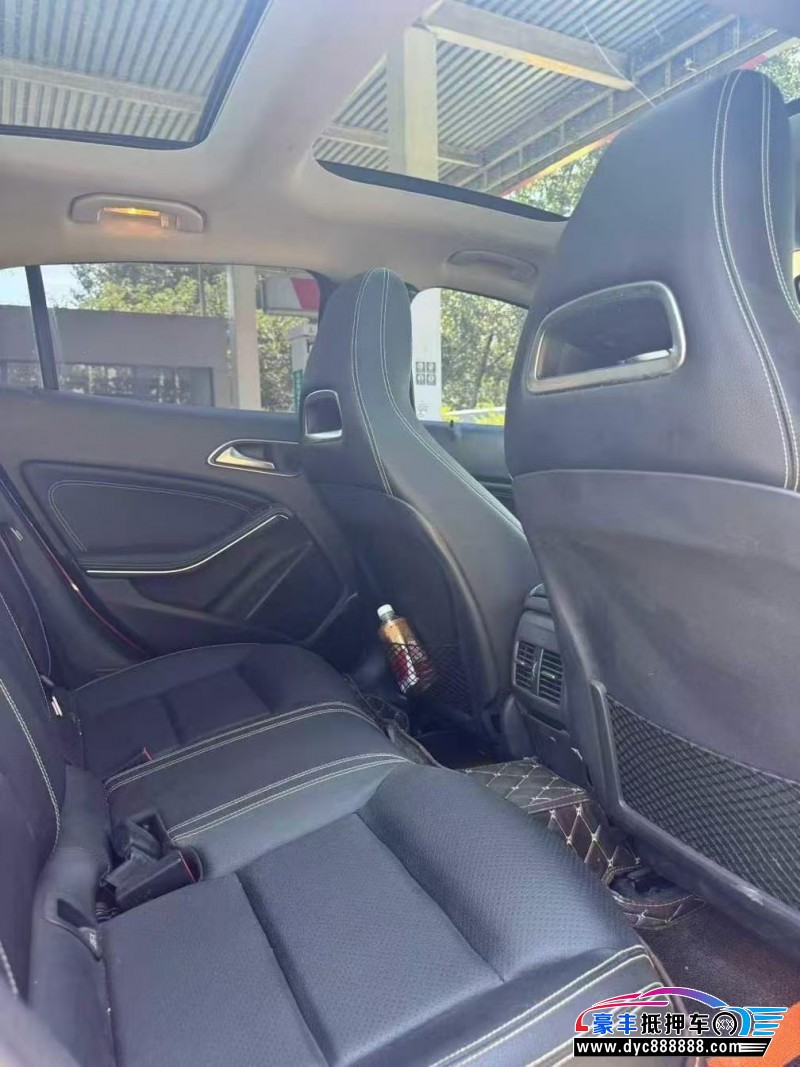 19年奔驰GLA轿车抵押车出售