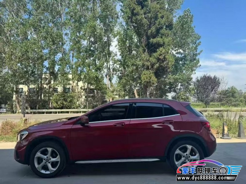 19年奔驰GLA轿车抵押车出售