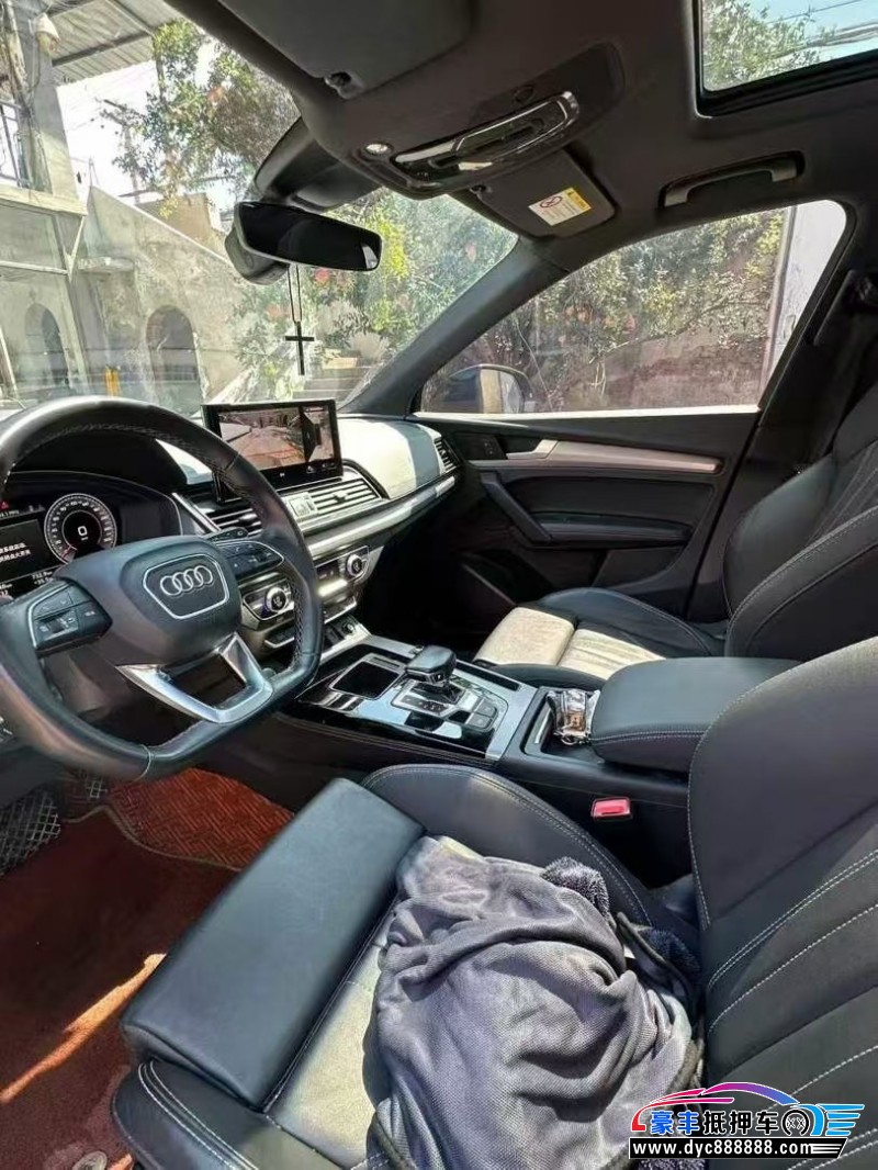 22年奥迪Q5轿车抵押车出售
