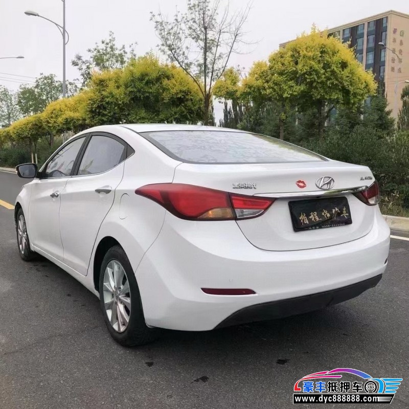 17年现代朗动轿车抵押车出售